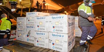 Llegaron otras 500 mil dosis de la vacuna Sputnik V a la Argentina.