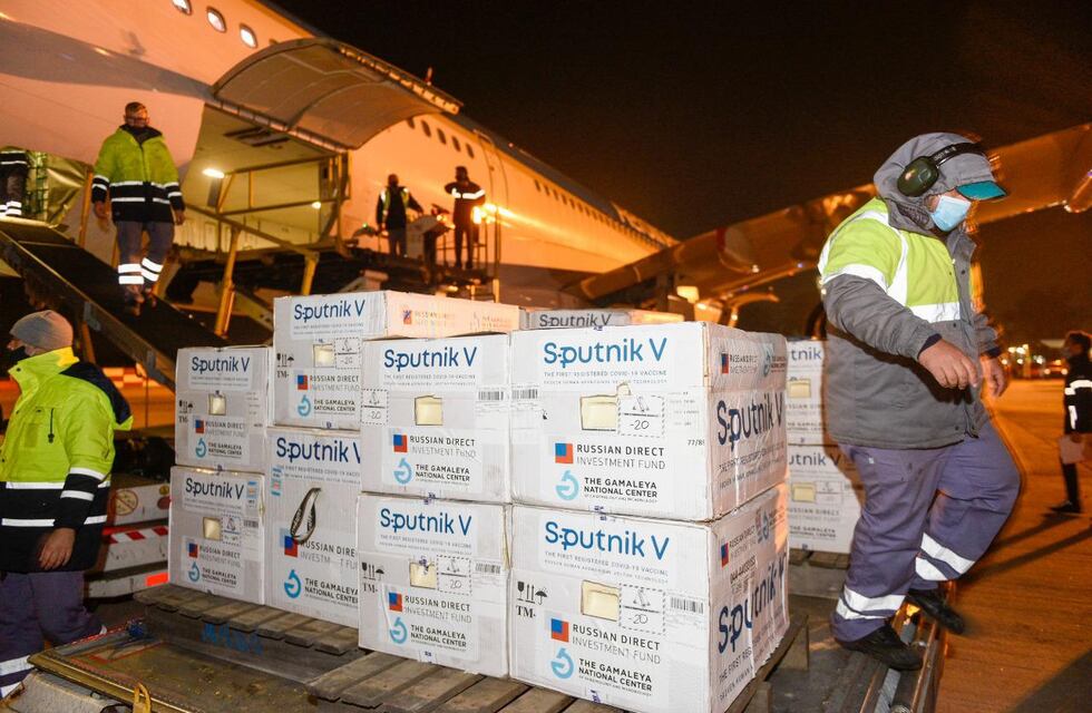 Arribó un nuevo vuelo de Aerolíneas Argentinas con 500 mil dosis de la vacuna Sputnik V