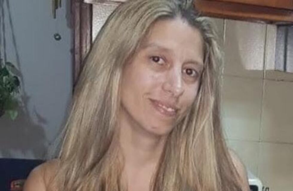 Fue dada en adopción cuando era una bebé y ahora busca datos para dar con su madre biológica