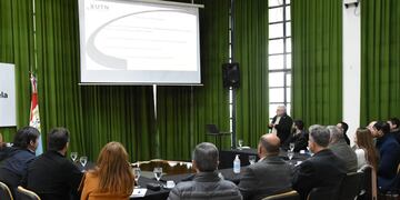 Presentación del informe de la UTN sobre la intervención en Av. Italia