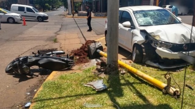 Violento accidente vial en Posadas: dos personas heridas.