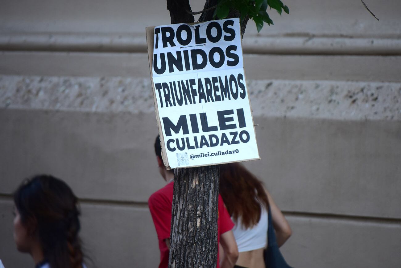 Marcha del Orgullo por las calles de Córdoba.  (Nicolás Bravo / La Voz)