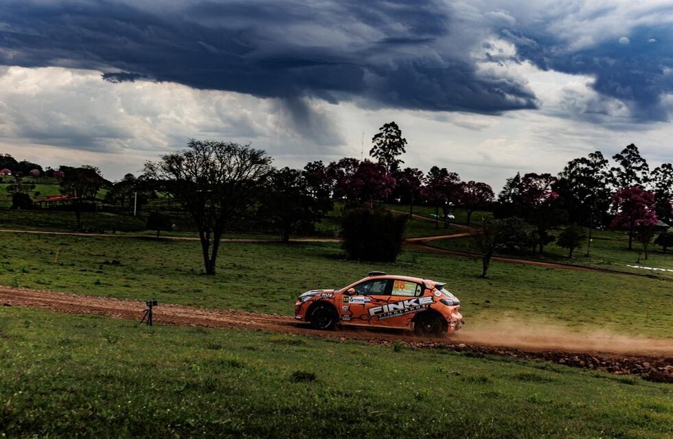 Histórico podio para la dupla misionera en el Rally de Paraguay