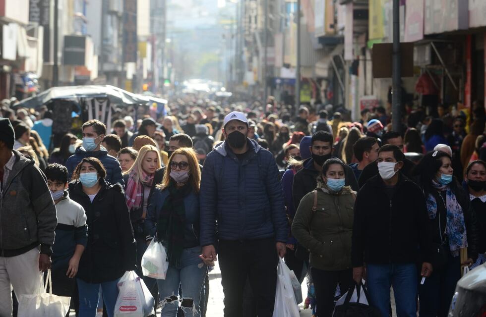 La previa del Día del Padre en fotos: importante movimiento en el centro de Córdoba