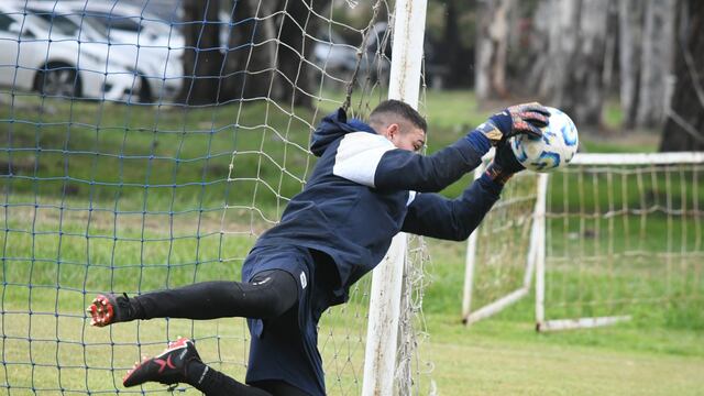 Milton Álvarez continuará defendiendo el arco de Gimnasia y Esgrima de Jujuy. Renovó su contrato hasta 2027.