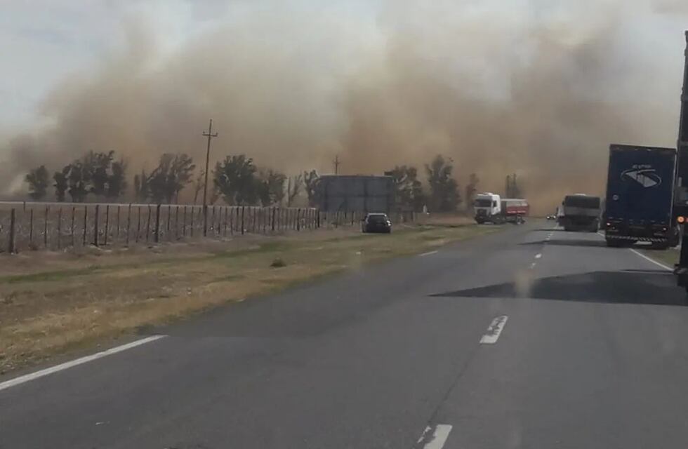 Corte en la ruta 19 por incendio de campo