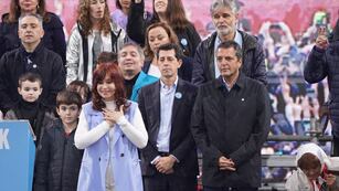 Cristina Kirchner, junto a Máximo, "Wado" de Pedro y Sergio Massa. Foto: Clarín.