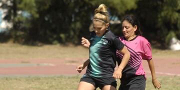 Venus ganó y sigue puntero en la liga de Fútbol Femenino.