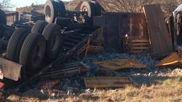 Volcó un camión en Icho Cruz