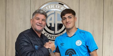 El delantero firmó contrato con Belgrano hasta diciembre de 2026.