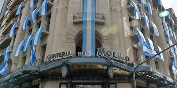 La confitería Del Molino volvió a abrir sus puertas al público.