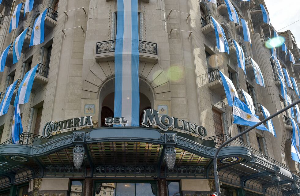 Tras 25 años de estar cerrada, la confitería Del Molino volvió a abrir sus puertas