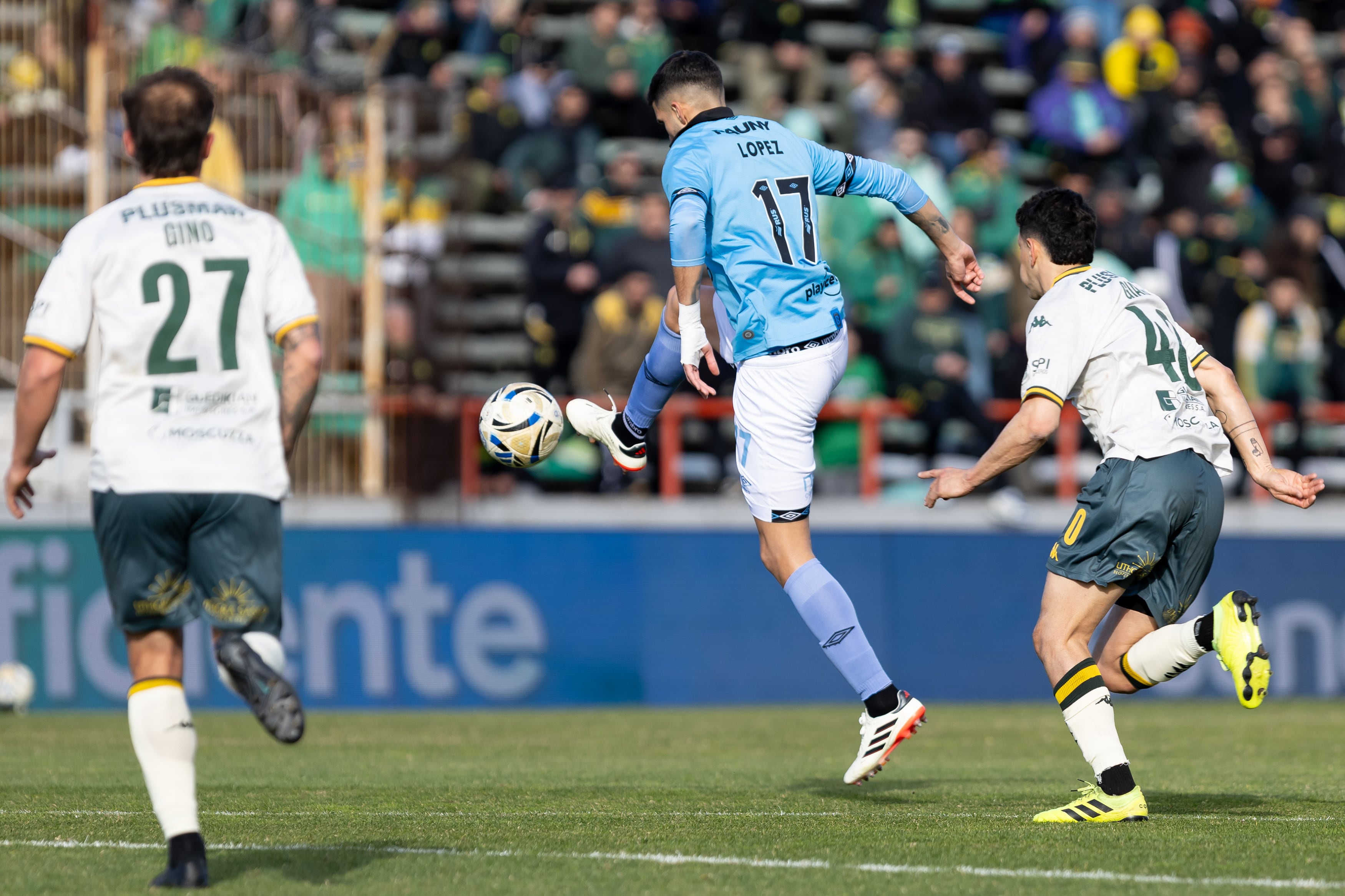 Belgrano en su visita a Aldosivi en Mar del Plata. (Prensa Belgrano).