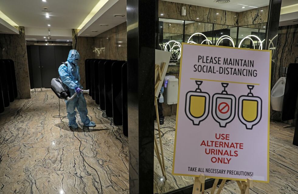 Coronavirus en el baño: no tirar bien la cadena y los gases de la materia fecal pueden aumentar el contagio