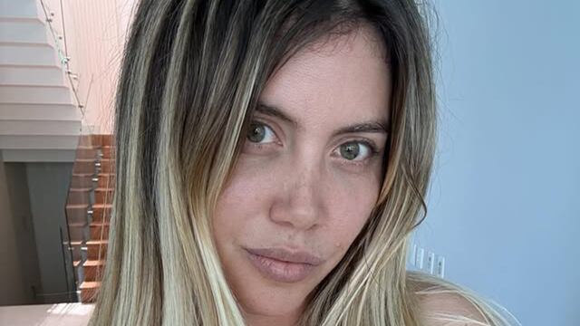 Desde la cama, Wanda Nara jugó al límite y  encendió Instagram posando con muy poca ropa