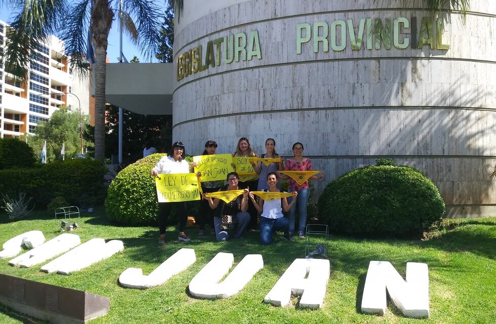 Un grupo de sanjuaninas concientiza sobre la endometriosis y busca aprobar una ley