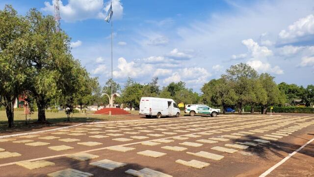 Santo Pipó: incautan marihuana transportada en una camioneta.
