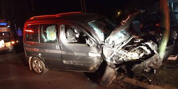 Impresionante accidente este sábado por la noche en Valle Hermoso. (Foto: Bomberos Voluntarios de Valle Hermoso).