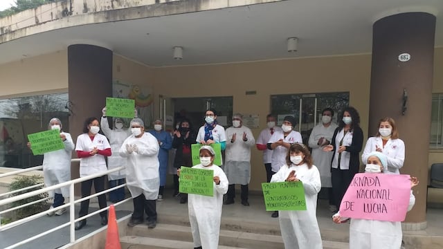 Manifestación de empleados del Centro Regional de Hemoterapia de salta