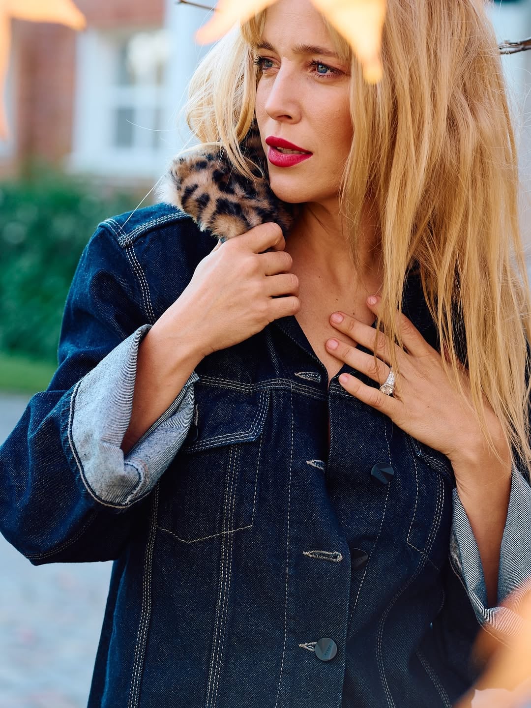Luisana Lopilato conquistó corazones con un look total denim y a puro oversize