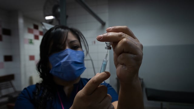 Campaña de vacunación en América Latina. Foto: Ignacio Blanco / Los Andes