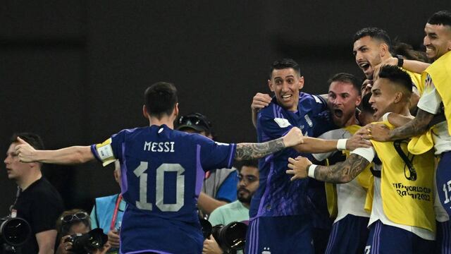 El mediocampista de 34 años participó en la jugada del primer gol de la Selección.