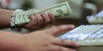 El dólar blue amplía aún más la brecha cambiaria con el oficial.