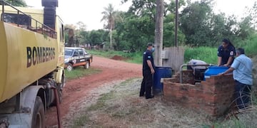 Eldorado: la CEEL y Bomberos Voluntarios asistieron a vecinos del Kilómetro 18 con agua potable.
