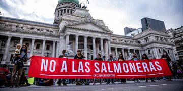 La legislatura aprobó hoy por unanimidad el proyecto de ley que prohíbe la salmonicultura en Tierra del Fuego.