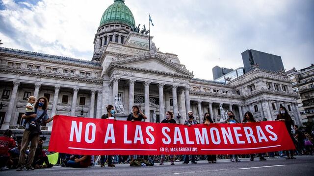 La legislatura aprobó hoy por unanimidad el proyecto de ley que prohíbe la salmonicultura en Tierra del Fuego.