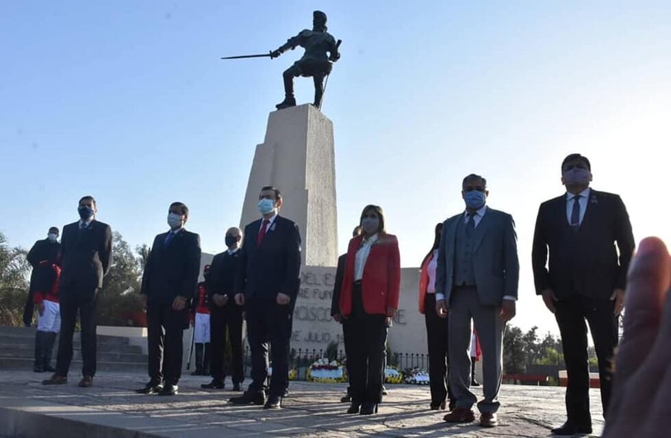 El Gobernador Zamora, encabezó el acto oficial por el 468° aniversario de la Madre de Ciudades