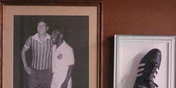 El Daniel y Pelé. El brasileño elogió al ídolo de Talleres tras un amistoso.