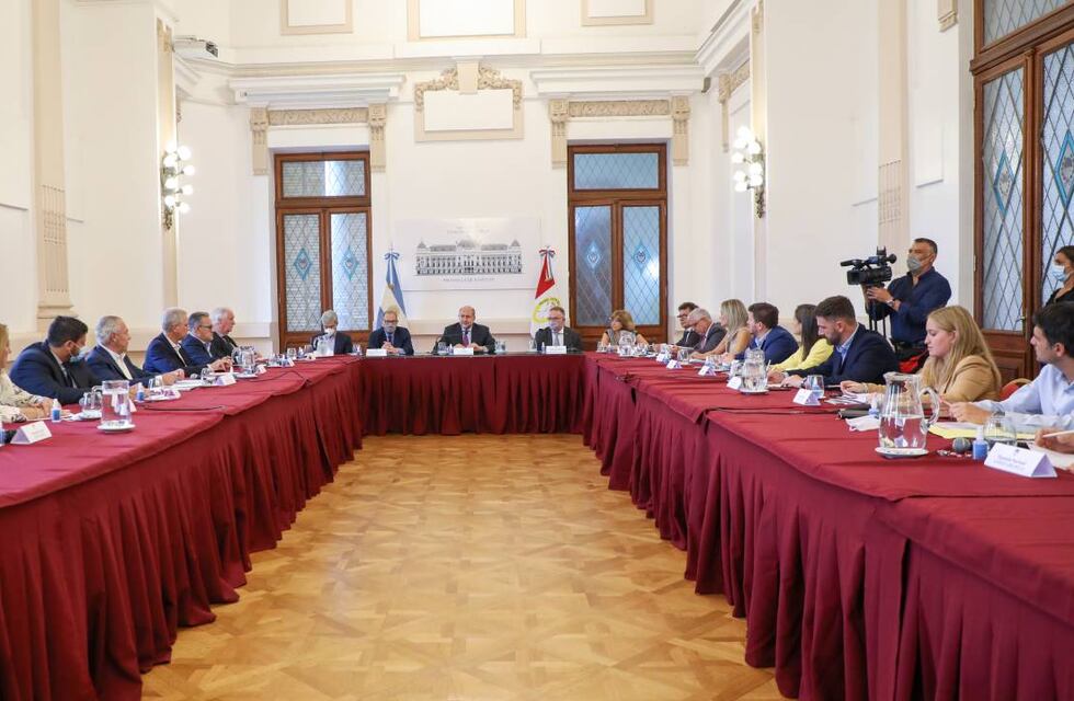 Omar Perotti recibió a legisladores de Santa Fe tras recambio en el Congreso