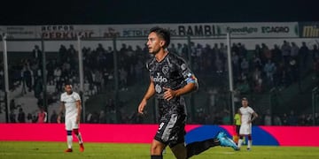 Jonathan Torres, autor de la apertura del marcador de Sarmiento ante San Lorenzo.