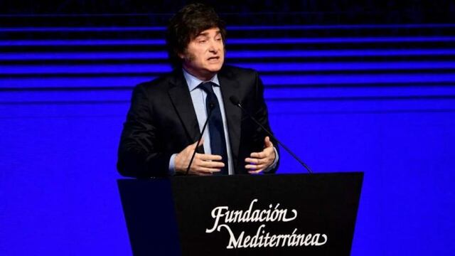 El dólar volvió a $ 1.200 y Milei insiste en que bajará. (Archivo)