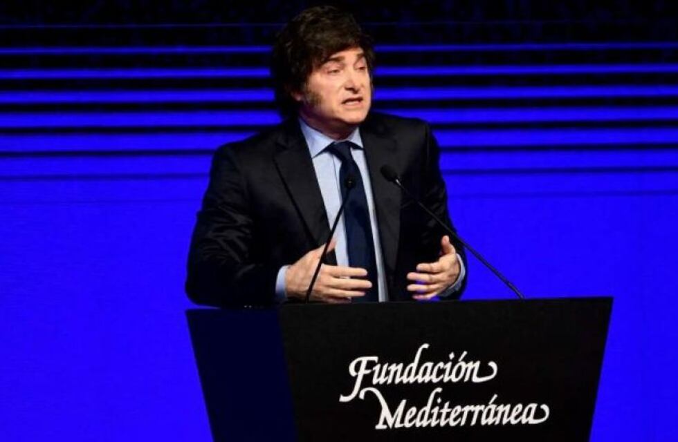 El dólar volvió a $ 1.200 y Milei insiste en que bajará