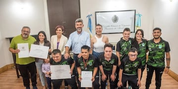 Liga Empate distinguida en la Legislatura.
