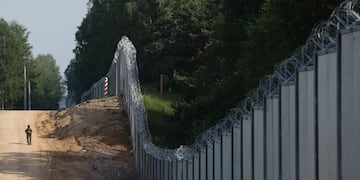 En Finlandia comenzaron a construir un muro en la frontera con Rusia.
