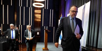Críticas de la oposición tras el escándalo por la renuncia de Matías Kulfas. (Foto: Clarín)