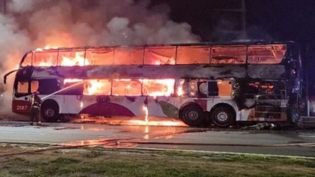 El foco fue contenido por los bomberos.(Policía)
