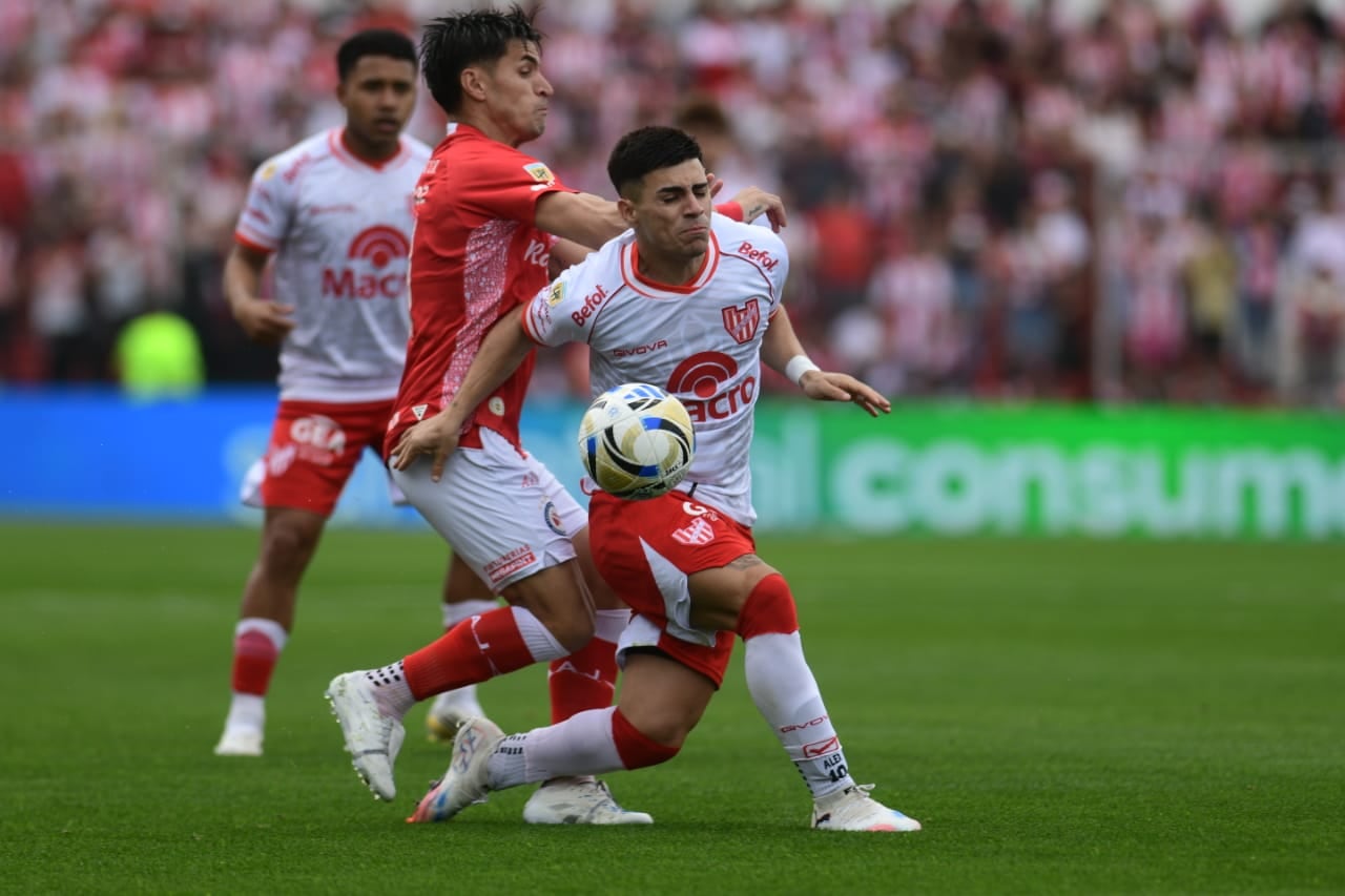 Instituto recibió a Argentinos Juniors por la octava fecha de la Liga Profesional 2025. (Ramiro Pereyra / La Voz)