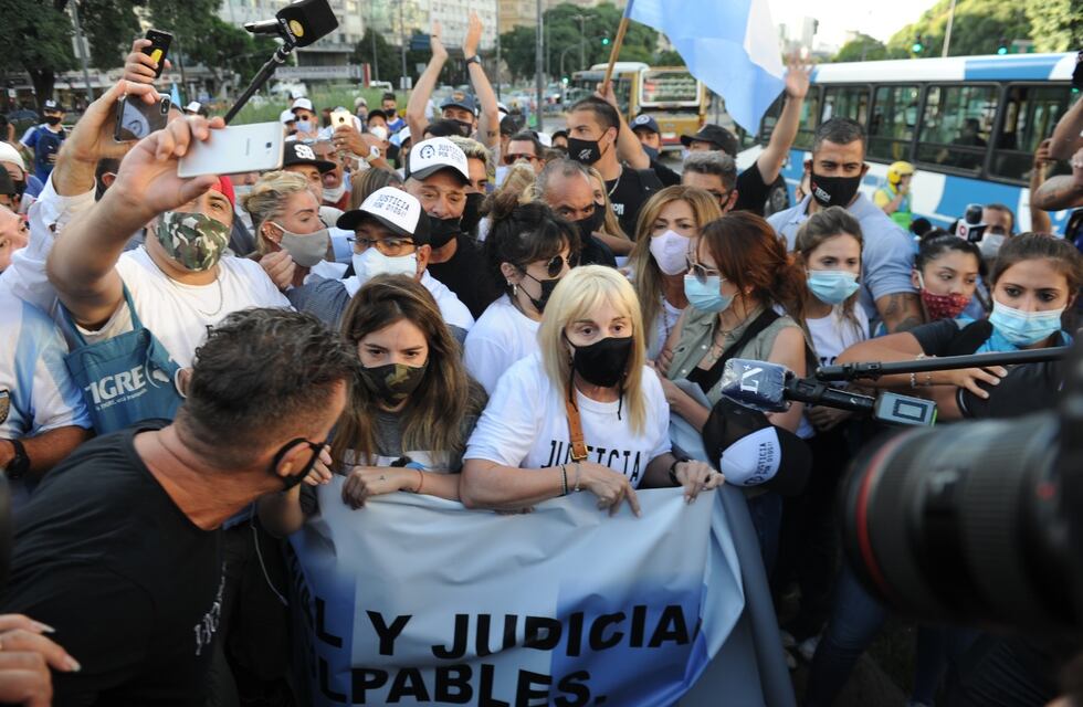 Masiva marcha para pedir justicia por la muerte de Diego Maradona