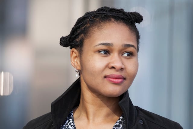 Okparanta escribe diez historias que cuestionan la opresión que signa la vida de sus congéneres nigerianas.