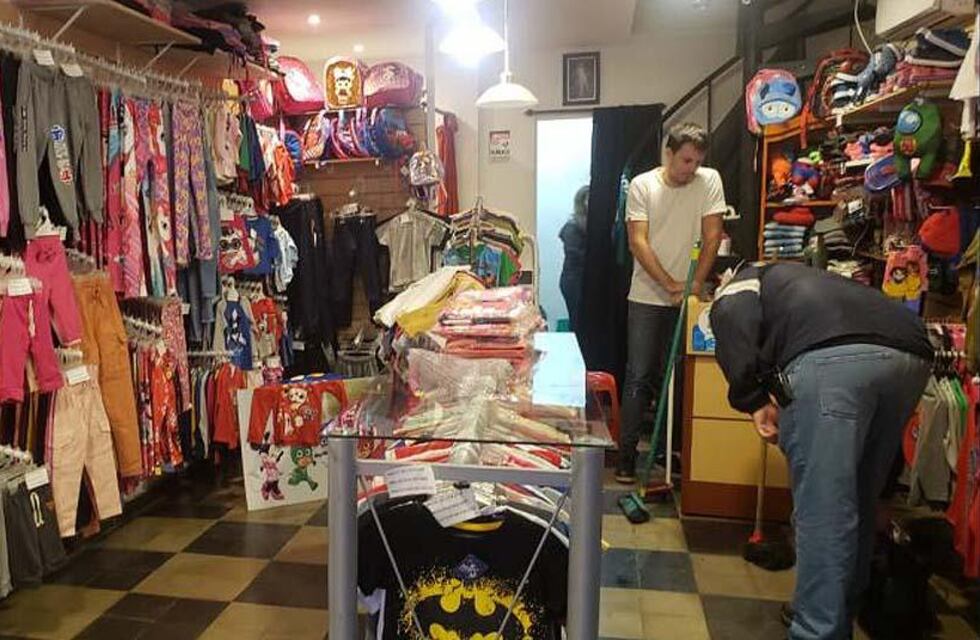 Le robaron, lo confundieron con un cómplice, se burlaron y terminaron detenidos