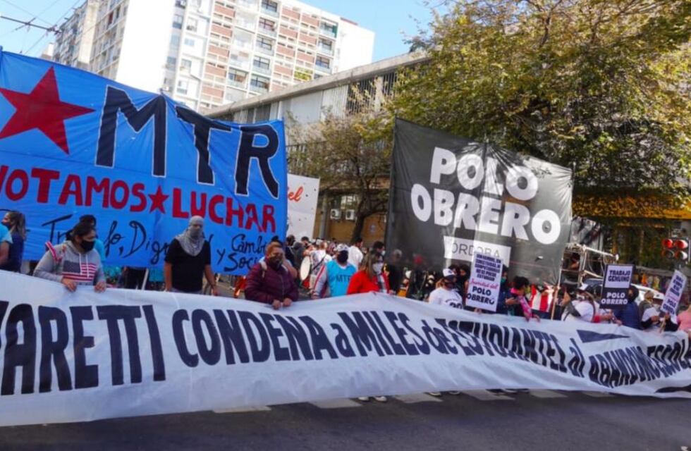 Manifestación de organizaciones sociales en el centro de Córdoba: se levantó el corte de tránsito