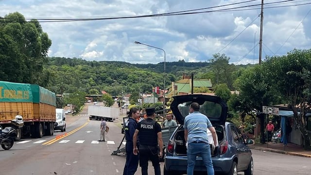 Una mujer resultó herida tras un choque entre dos autos en la Ruta 12, en Capioví.