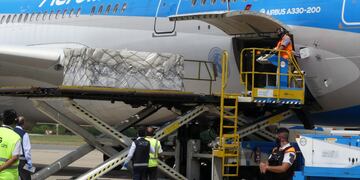 El avión de Aerolíneas Argentinas - Sputnik V vacuna rusa