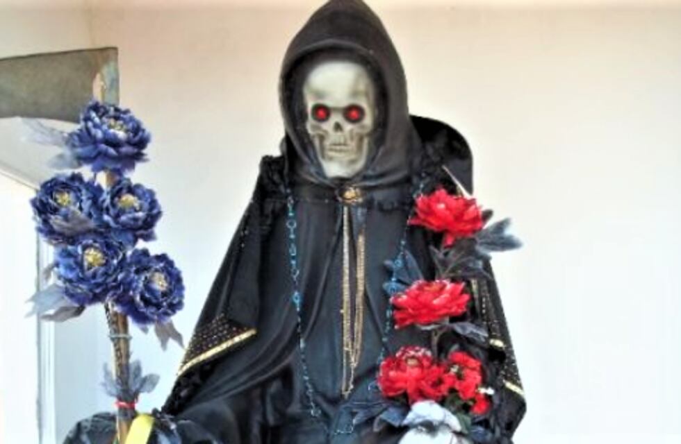 Crearon un santuario de San La Muerte en Corrientes y honran su estatua de casi tres metros