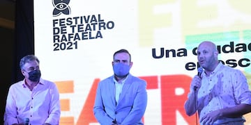 El intendente Luis Castellano, el secretario de Cultura, Claudio Stepffer y el programador Gustavo Mondino