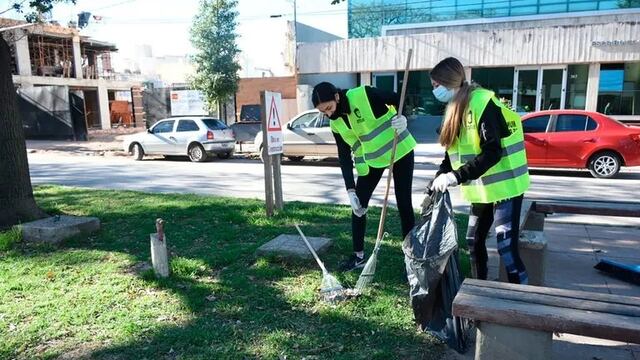 Efectivizan las sanciones para participantes de fiestas clandestinas: deben realizar trabajos comunitarios o pagar una elevada multa.